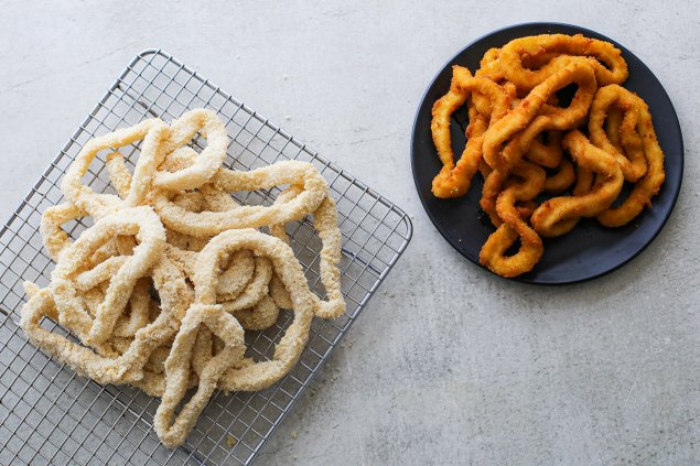 [Ready to Cook] Fresh Crumbed Calamari 300g